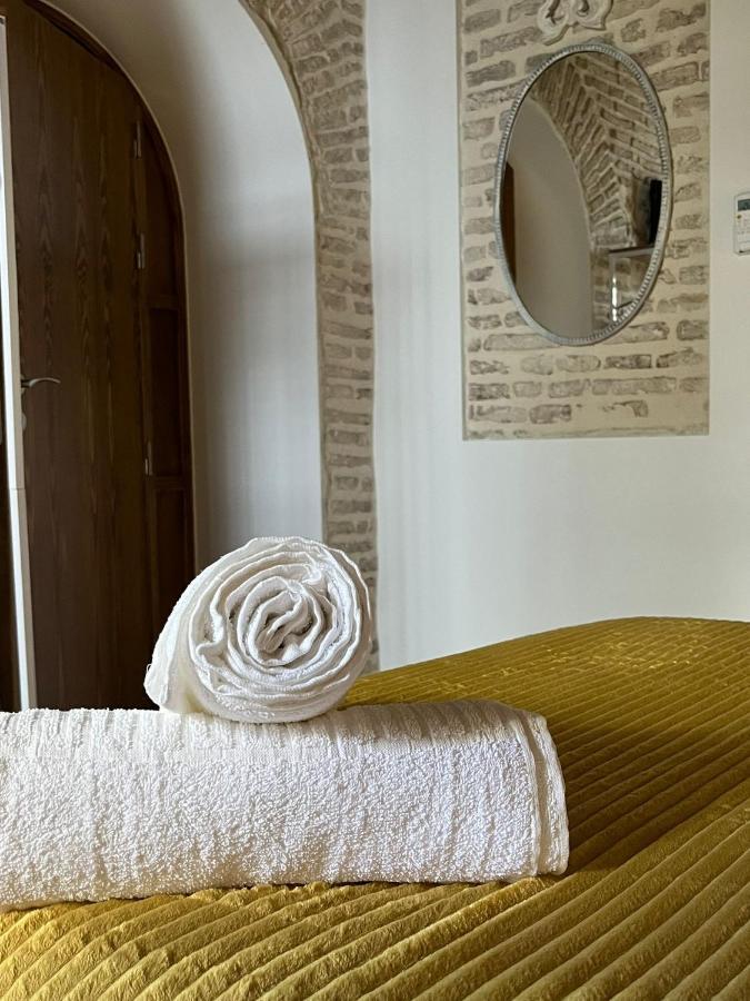 Clarisas Suites Carmona  Ngoại thất bức ảnh