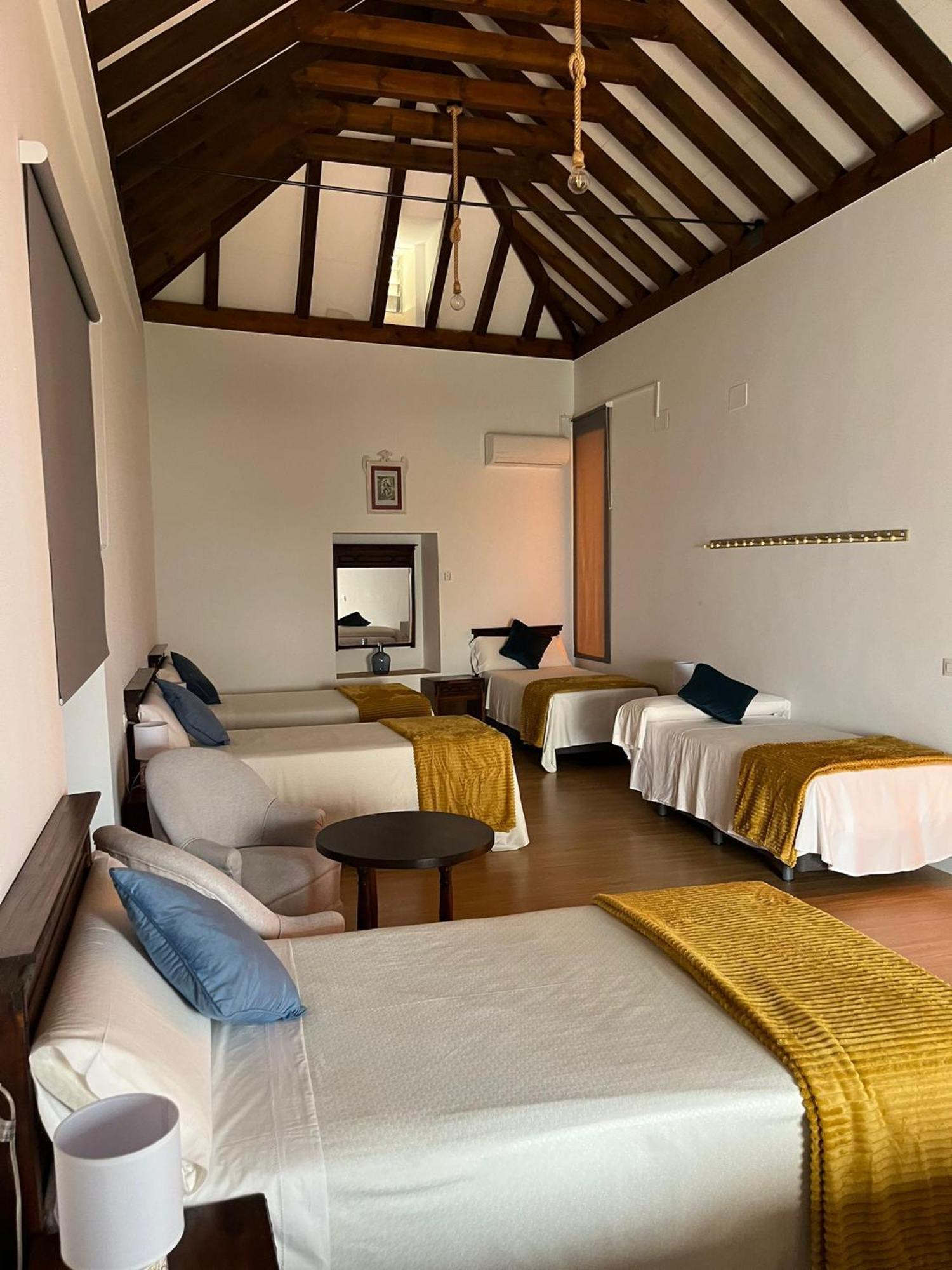 Clarisas Suites Carmona  Ngoại thất bức ảnh
